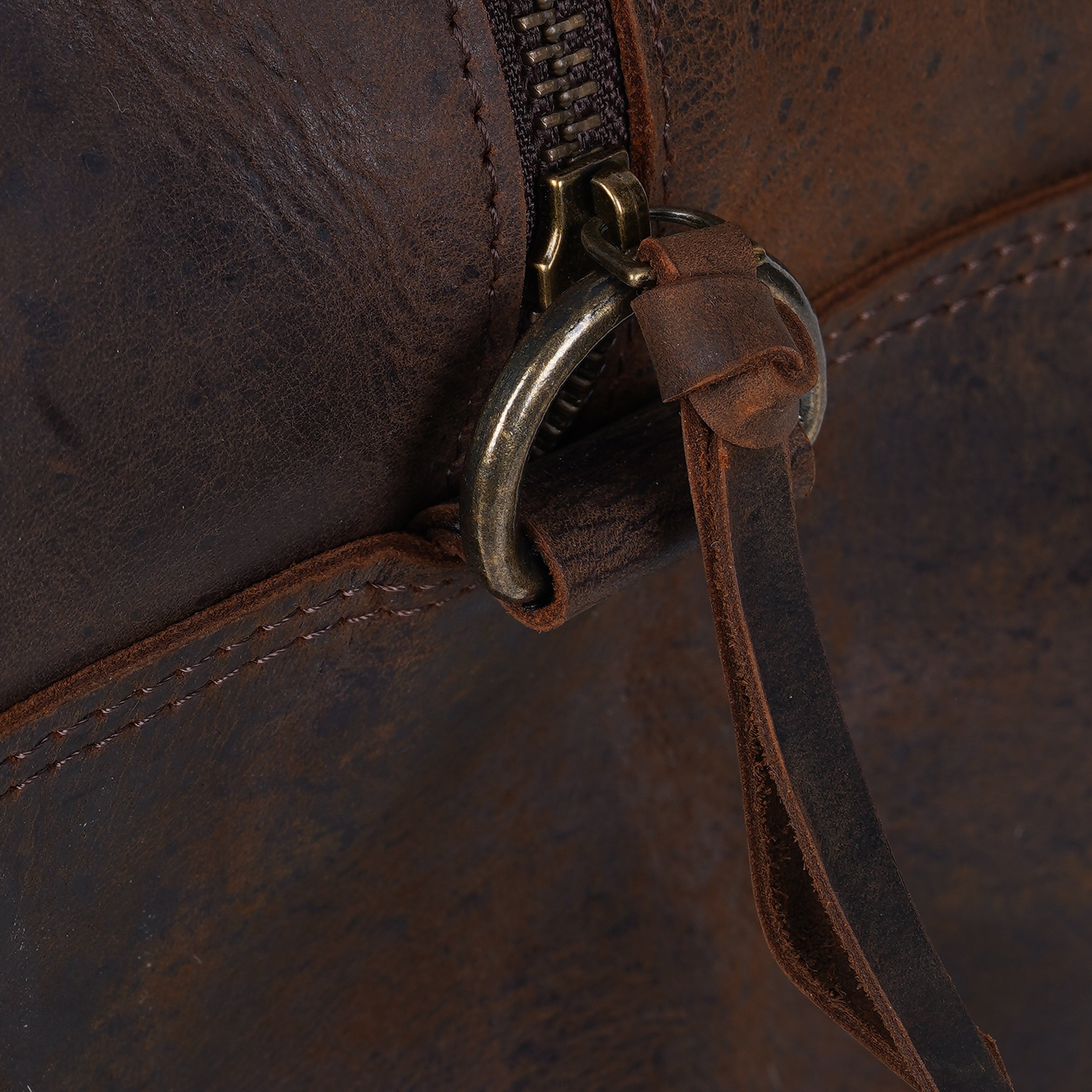 The Maverick - Cowhide Leather Weekender Bag for Bold Getaways